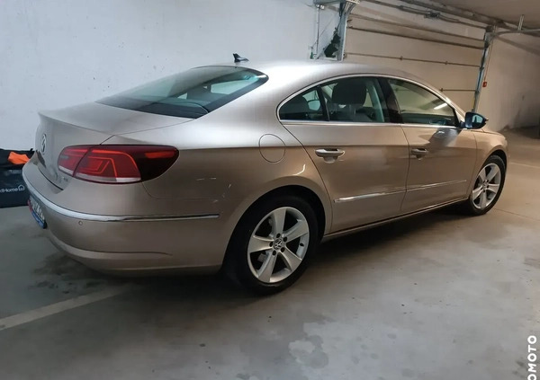 Volkswagen Passat cena 40900 przebieg: 230000, rok produkcji 2015 z Lubin małe 497